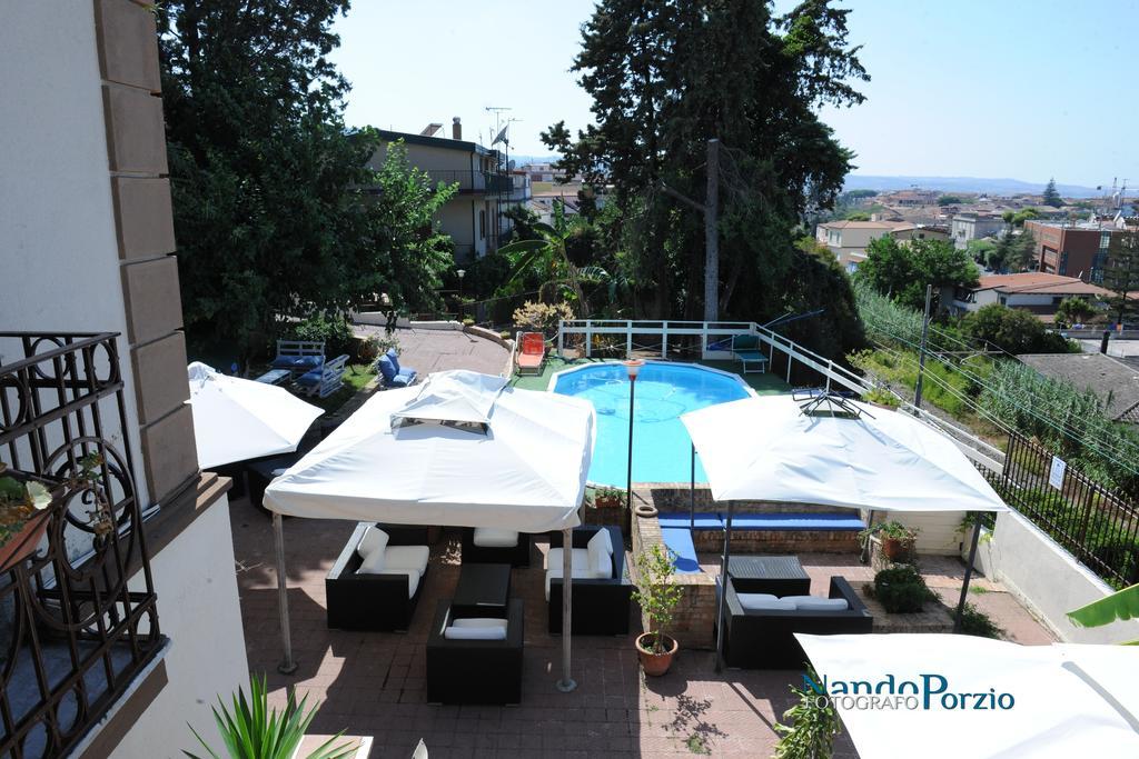 B&B Villa Delle Rondini วิโบ วาเลนเซีย มารินา ภายนอก รูปภาพ