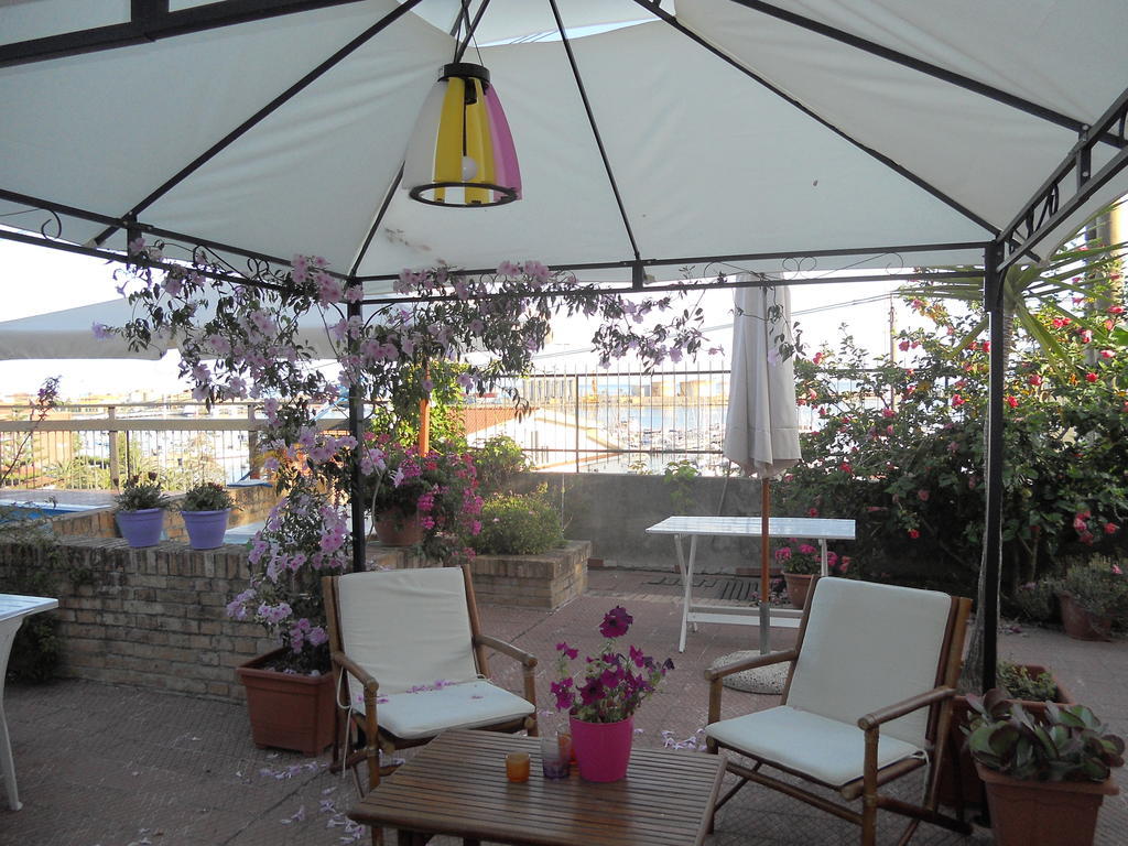 B&B Villa Delle Rondini วิโบ วาเลนเซีย มารินา ภายนอก รูปภาพ